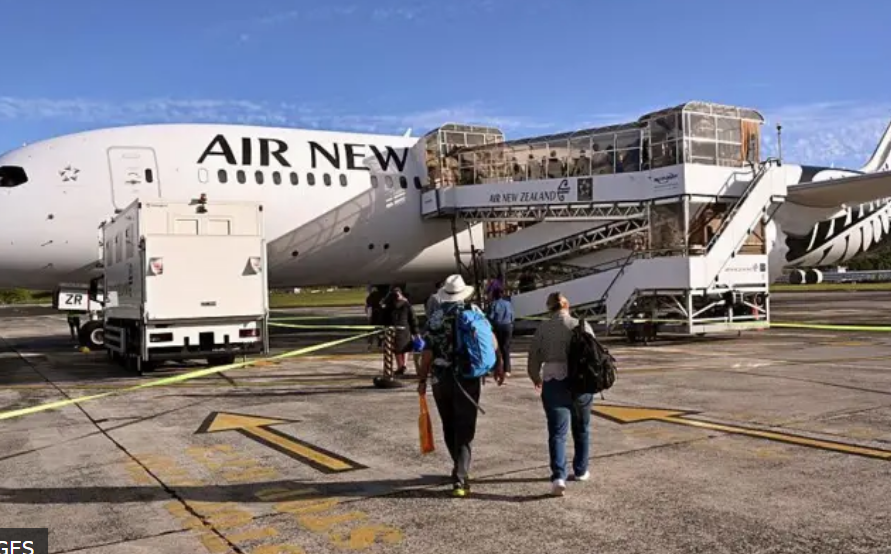 Ciudadanos de Nueva Zelanda abandonan su país en números récord