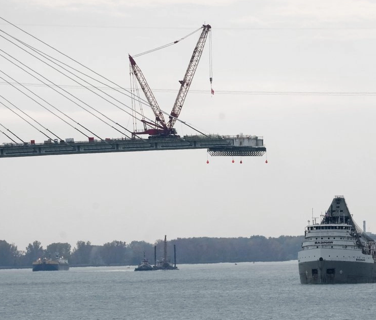 Trump amenaza con detener apertura de puente entre EEUU y Canadá si no se vuelve dueño
