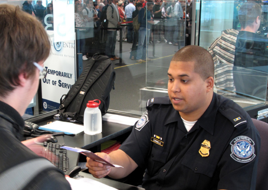 Cumplimiento de inmigración: ICE y Aduanas y Protección Fronteriza