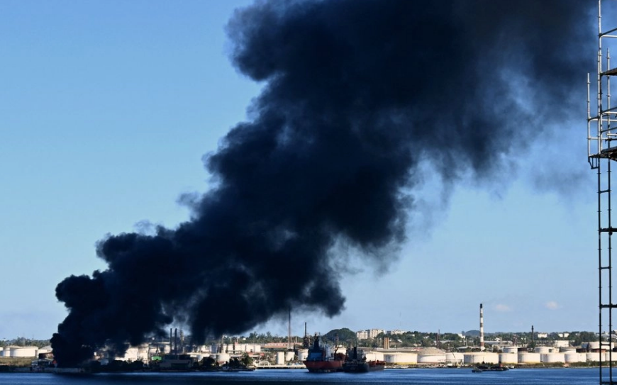 Reportan incendio en la refinería de La Habana en medio de crisis