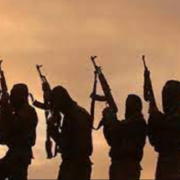 Grupo armado ataca 3 aldeas en Nigeria dejando un enorme saldo de muertos