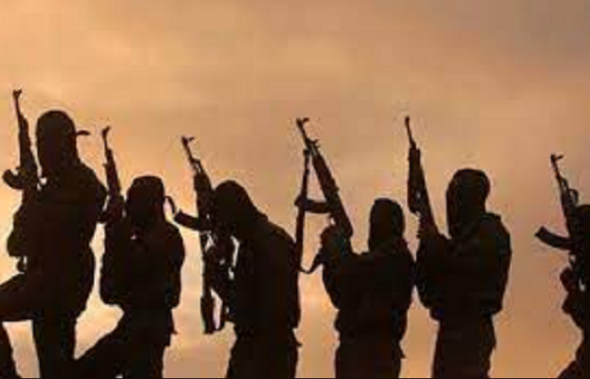 Grupo armado ataca 3 aldeas en Nigeria dejando un enorme saldo de muertos