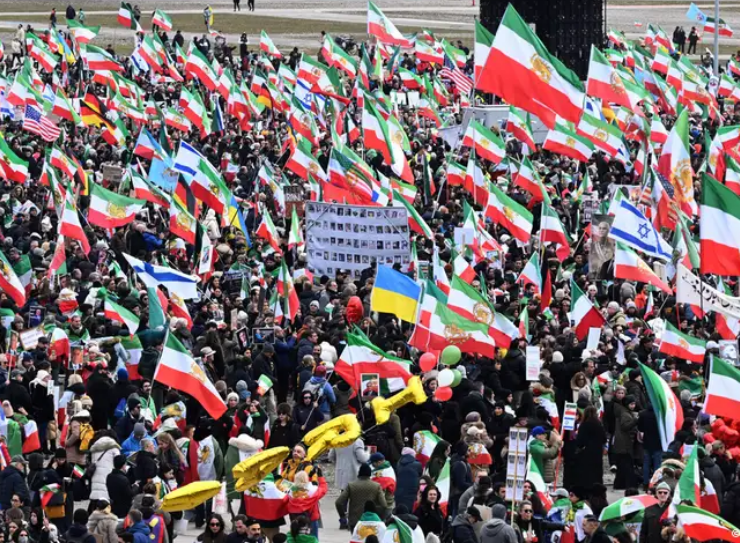 Cientos de miles protestan en Múnich contra Irán