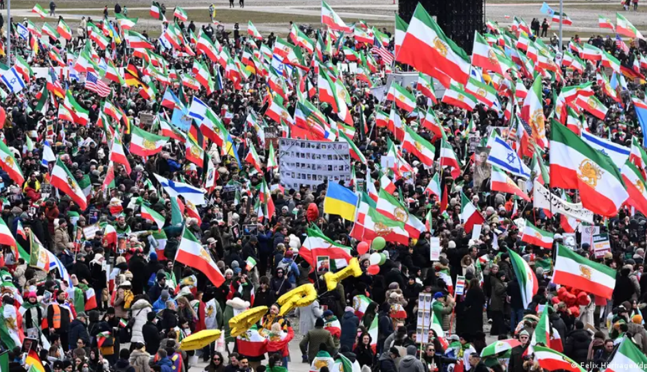 Cientos de miles protestan en Múnich contra Irán