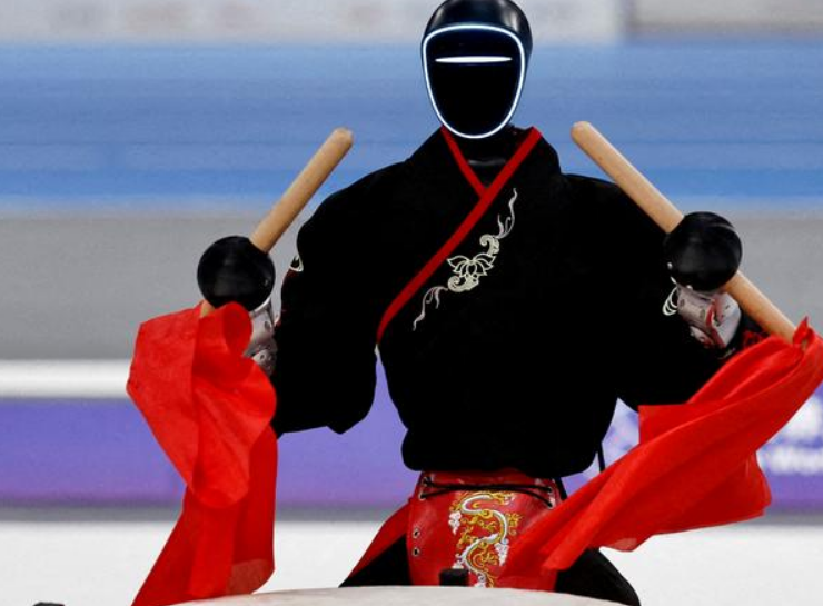 China sigue mostrando robots humanoides, dando un vistazo al futuro