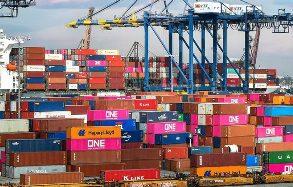 Cae el déficit comercial con China