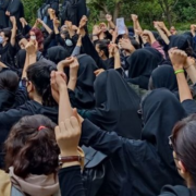 ¡Impactante! Estudiantes iraníes protestan contra Alí Jamenei
