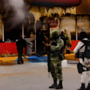 Se reportan 35 detenidos por quema de 74 comercios y vehículos