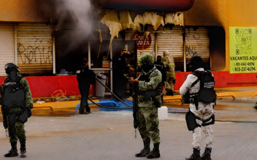 Se reportan 35 detenidos por quema de 74 comercios y vehículos