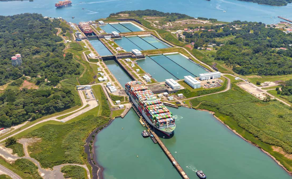 China pierde el control del Canal de Panamá por orden presidencial