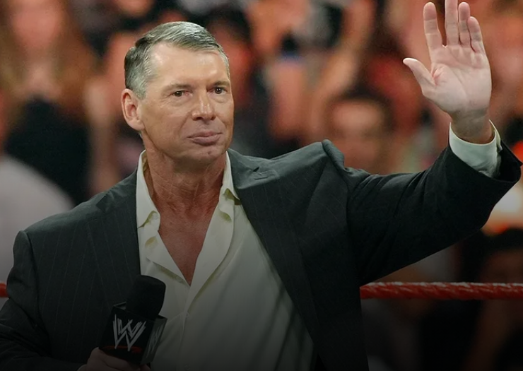 Vince McMahon planea recomprar la WWE junto a Arabia