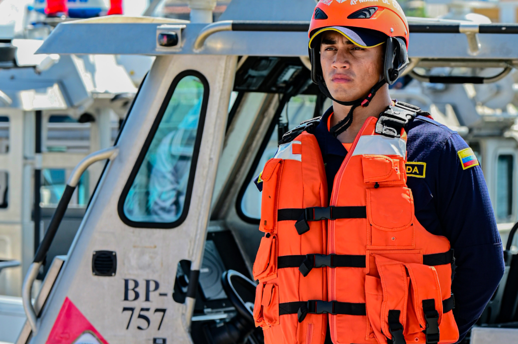 Armas confiscadas y presuntos implicados