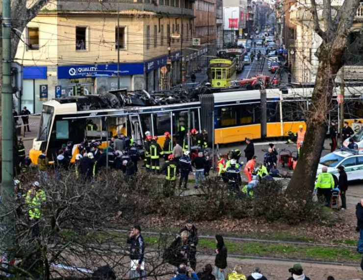 Choque de tranvía contra edificio en Milán, se reportan 2 muertos y decenas de heridos