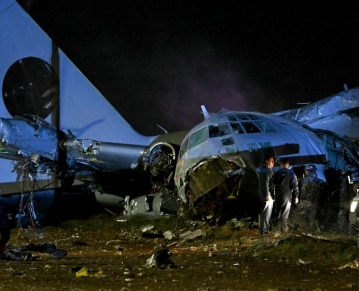 Se estrella avión militar cargado de billetes en Bolivia