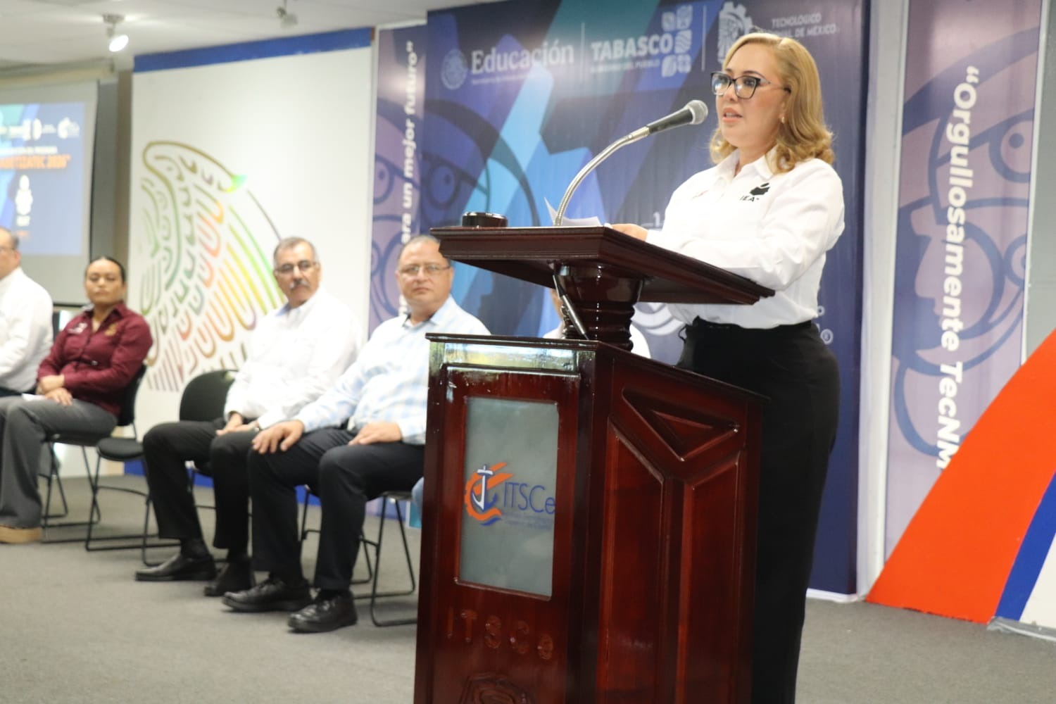 Ceremonia de arranque del programa AlfabetizaTec 2026