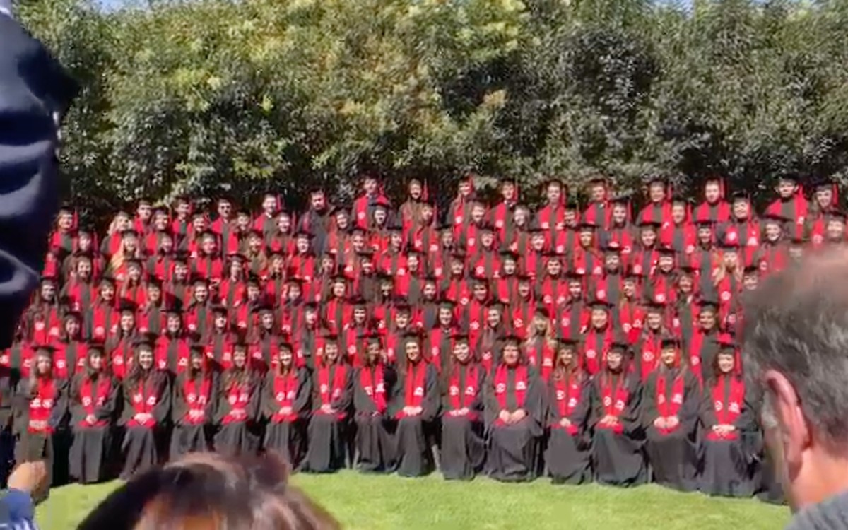 Colapso de templete en graduación de la Universidad Iberoamericana deja 33 alumnos lesionados; investigan responsabilidades