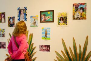 Máscaras, alebrijes y piñatas formaron parte de las exposiciones que dieron color y creatividad a los 41 años del Centro Cultural “Ricardo López Méndez” en el fraccionamiento Cordemex.