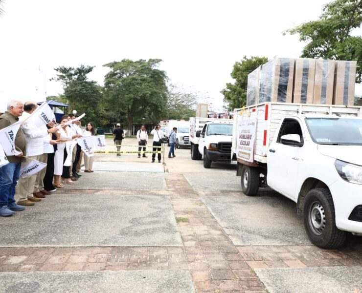 Gobierno de Tabasco fortalece la educación pública con mobiliario donado por Pemex