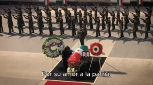 Elementos de la Secretaría de la Defensa Nacional durante el homenaje a los militares que ofrendaron su vida en cumplimiento de su deber en Jalisco.