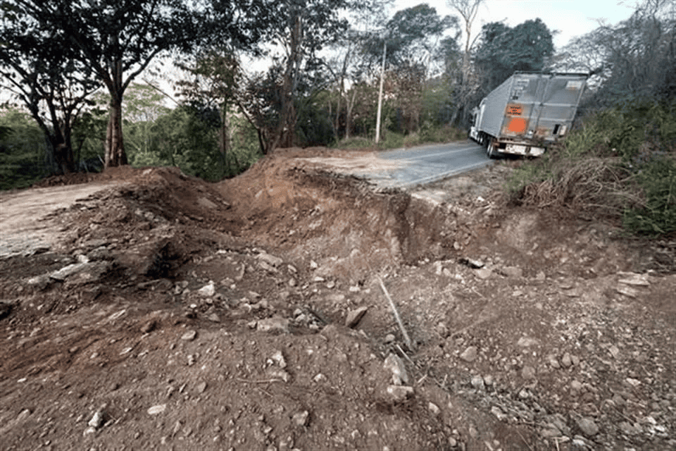 Jalisco vive nueva ola de bloqueos e incendios