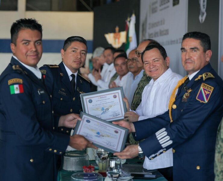Joaquín Díaz Mena encabeza histórico aniversario de la Fuerza Aérea Mexicana