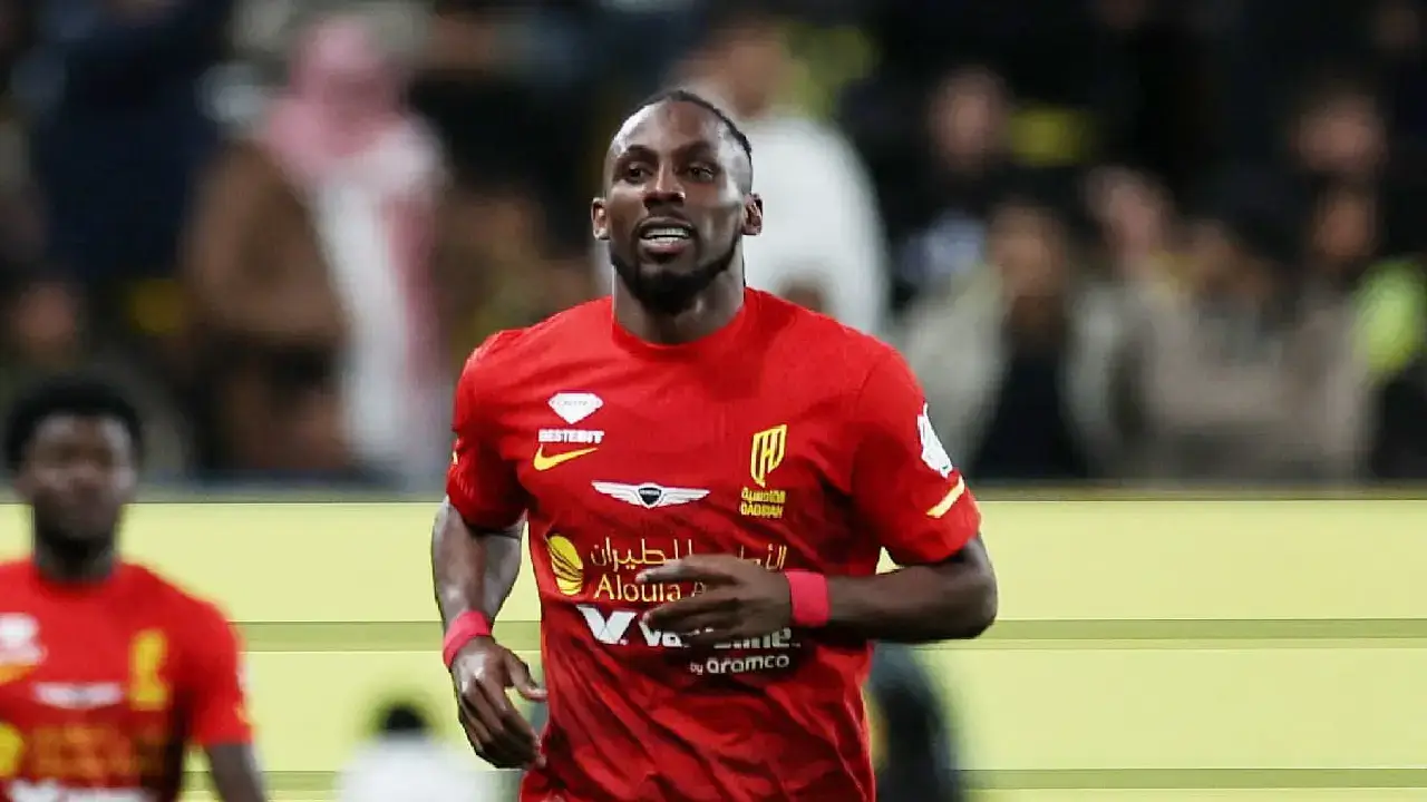 Julián Quiñones sigue rompiendo redes imparable