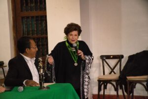 Alis García Gamboa de Ortiz recibió la Medalla “Gonzalo Cámara Zavala” 2025, destacando su liderazgo y compromiso social al frente del programa Salvemos una Vida, ante el reconocimiento de la comunidad meridana.