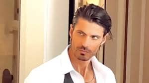 Isaac Moreno desfilará con gran estilo en el Domingo de Bachata en Circo Carnaval, robándose miradas y aplausos durante el tradicional derrotero del Carnaval de Mérida.