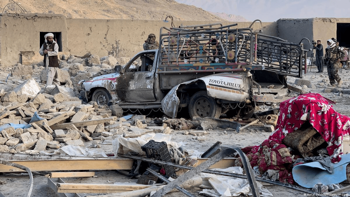 Pakistán anuncia ataques