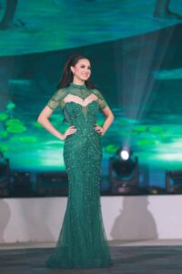 Monserrat Contreras Ponce, Portavoz de Centro en la Feria Tabasco 2026, deslumbró con elegancia y carisma durante su presentación oficial rumbo a la máxima fiesta del estado.