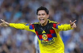 Ramón Juárez se vistió de héroe al marcar el gol del triunfo del América en los minutos finales del partido.