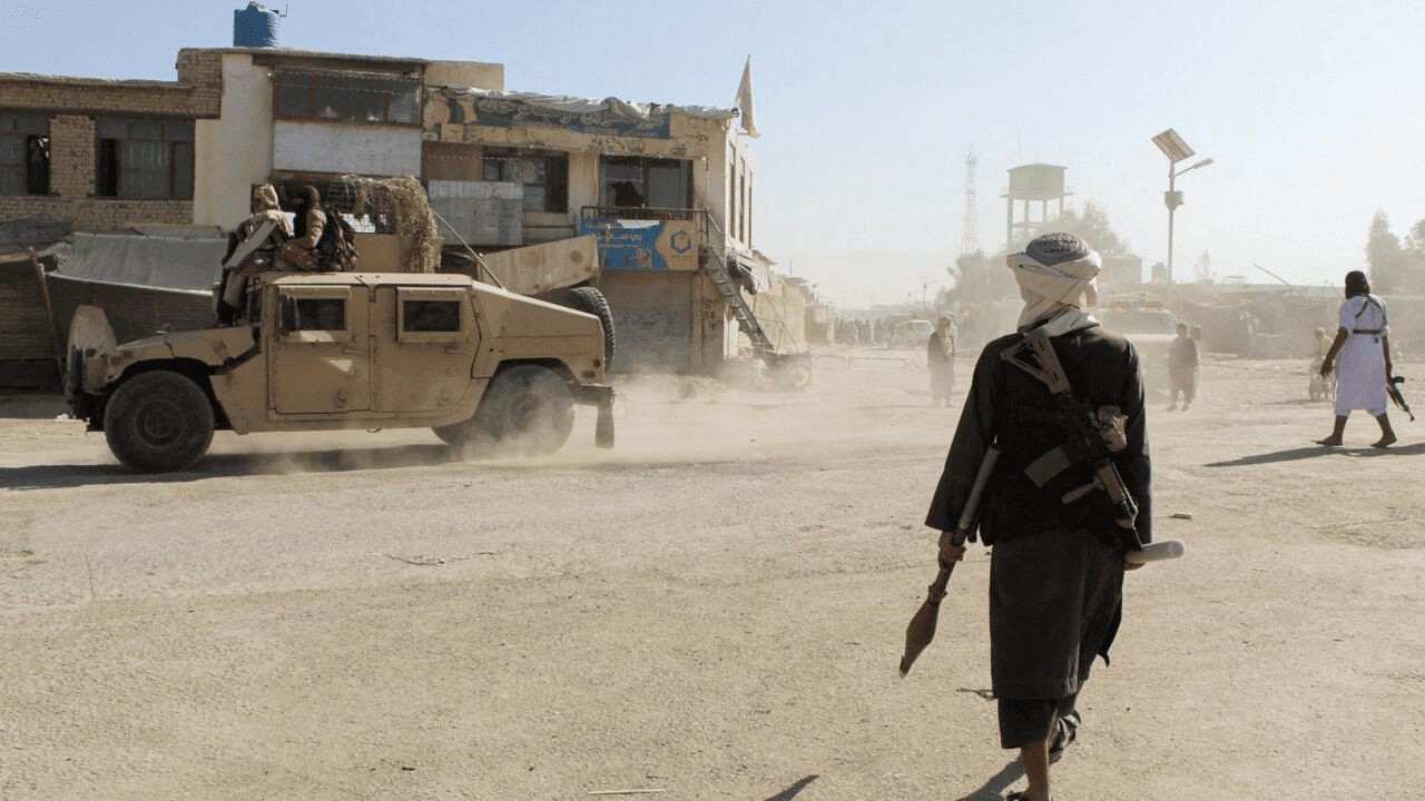 Talibanes denuncian agresión y prometen represalias