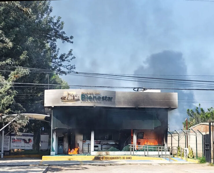 Violencia en Jalisco tras operativo deja daños en 20 sucursales del Banco del Bienestar