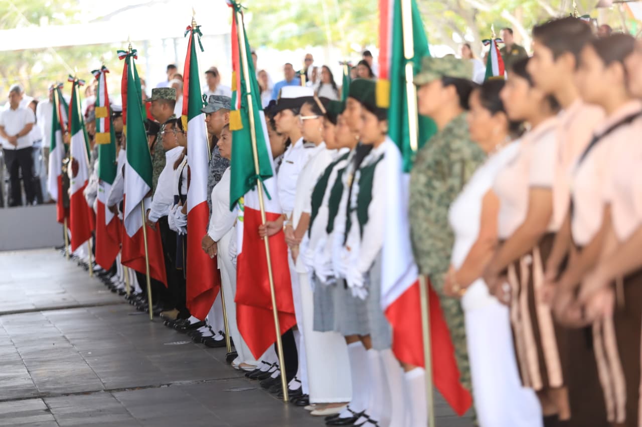 abanderamiento de 33 escuelas de educación básica 
