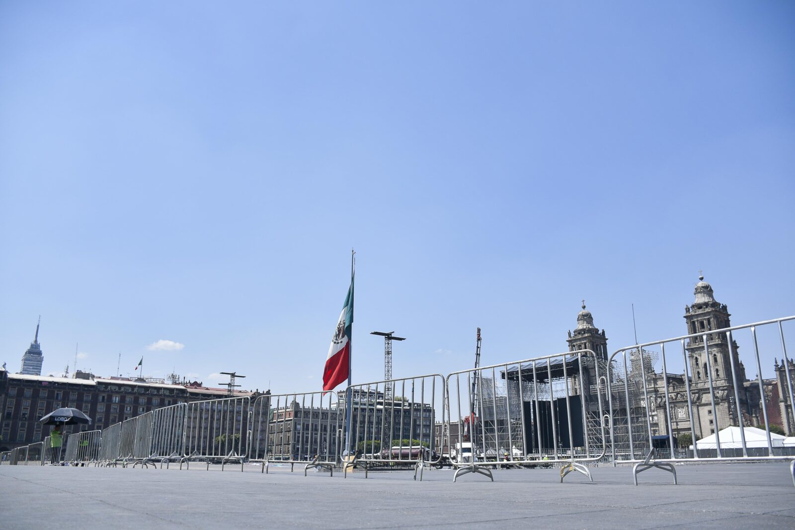 Comerciantes del Centro prevén caída en ventas por operativo del concierto de Shakira en el Zócalo