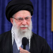 Irán declara 40 días de luto por la muerte del supremo líder