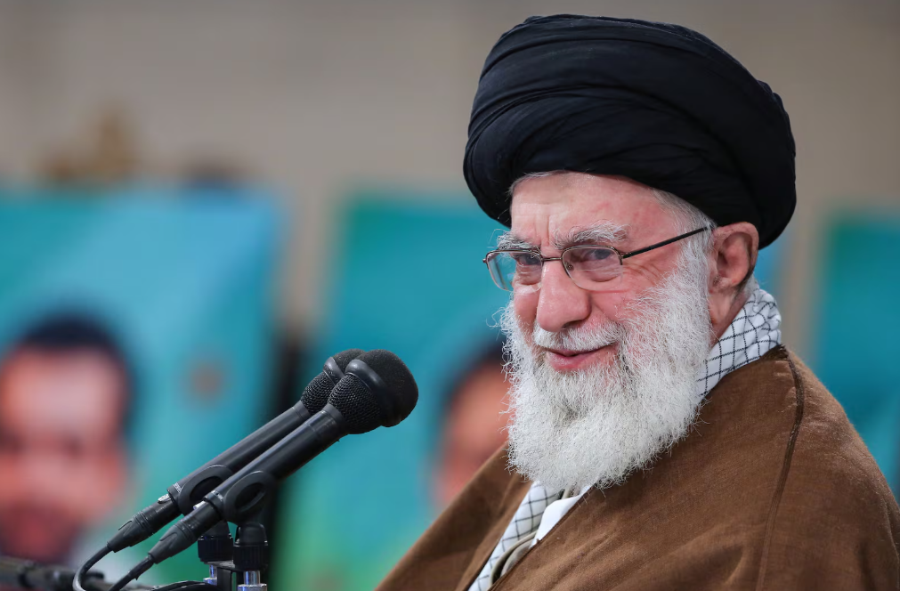 Confirman deceso de hija de Jamenei y otros familiares