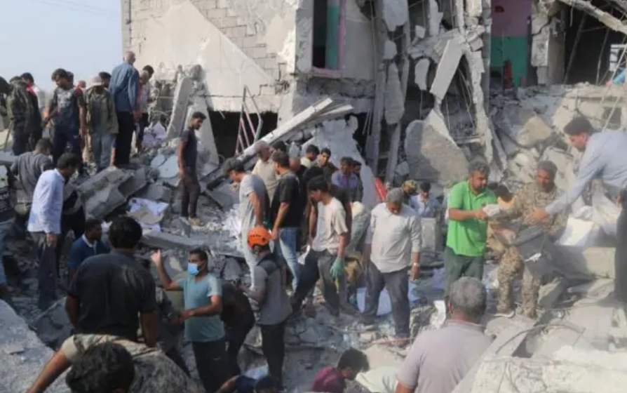 La tragedia en Irán empeora, las victimas de la escuela ascienden a 153