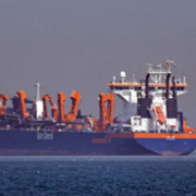 Irán ataca buques petroleros y el precio del crudo se dispara hasta las nubes