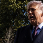 Trump apuesta su presidencia en la guerra por su creciente desaprobación