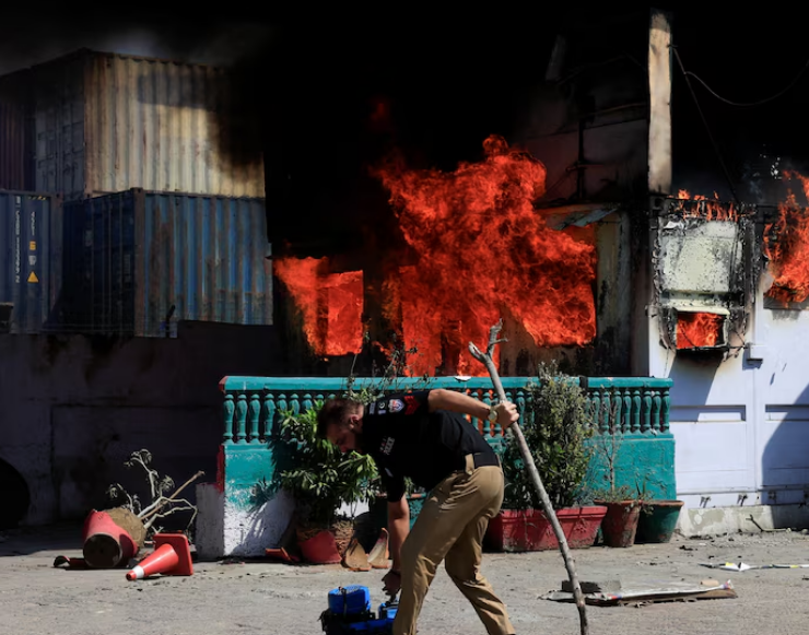 Intentan asaltar el consulado de EEUU en Pakistán y se reportan 50 heridos