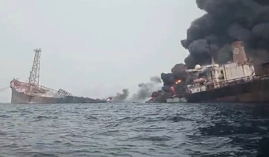 EEEUU hunde navío iraní con torpedo, no se veía algo así desde la Segunda Guerra Mundial