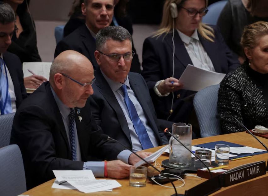 Canciller de Israel respondió críticas del Reino Unido en debate histórico