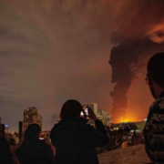 Irán amenaza a EEUU con reducir a "cenizas" instalaciones energéticas