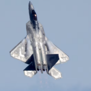 Estados Unidos aumentó su presencia militar cerca de Irán