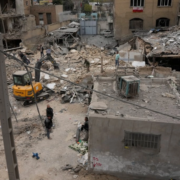 Irán ataca centros de mando de Israel con misiles de largo alcance