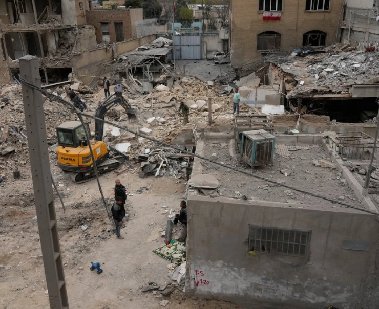 Irán ataca centros de mando de Israel con misiles de largo alcance