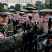 Ejército ruso sufre enormes abandonos y bajas creando una crisis interna