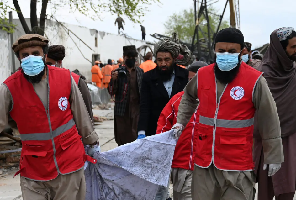 Un ataque aéreo pakistaní dejó decenas de muertos en Kabul