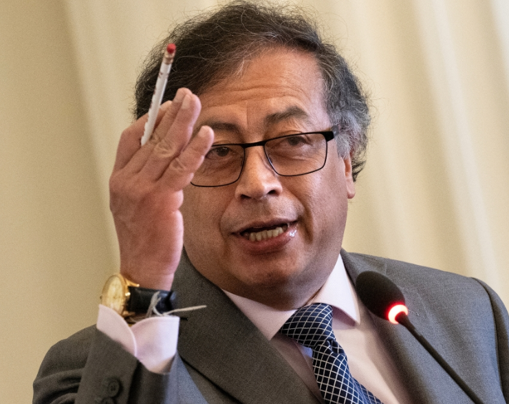 Petro rechaza presunta investigación en su contra